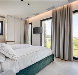 5 bedroom luxury seaside villa with indoor & outdoor pool, near Acharavi, sleeps 10